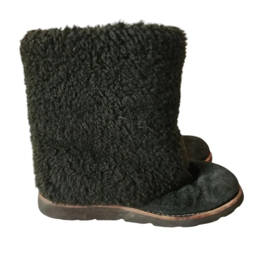 Ugg Australia 3220 Maylin Suede Boot with black shearling cuff Size 5 GUC RARE